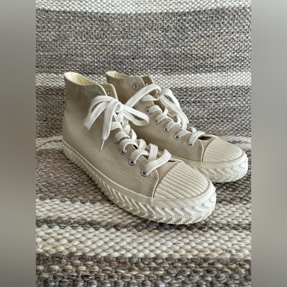 High Top Cream/Off-White Sneakers (in the style of Converse All-Stars)